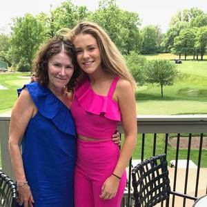 Meet your Posher, Cynthia